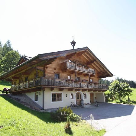 Villa On A Courtyard Near The Ski Area In Salzburg 埃本因蓬高 外观 照片